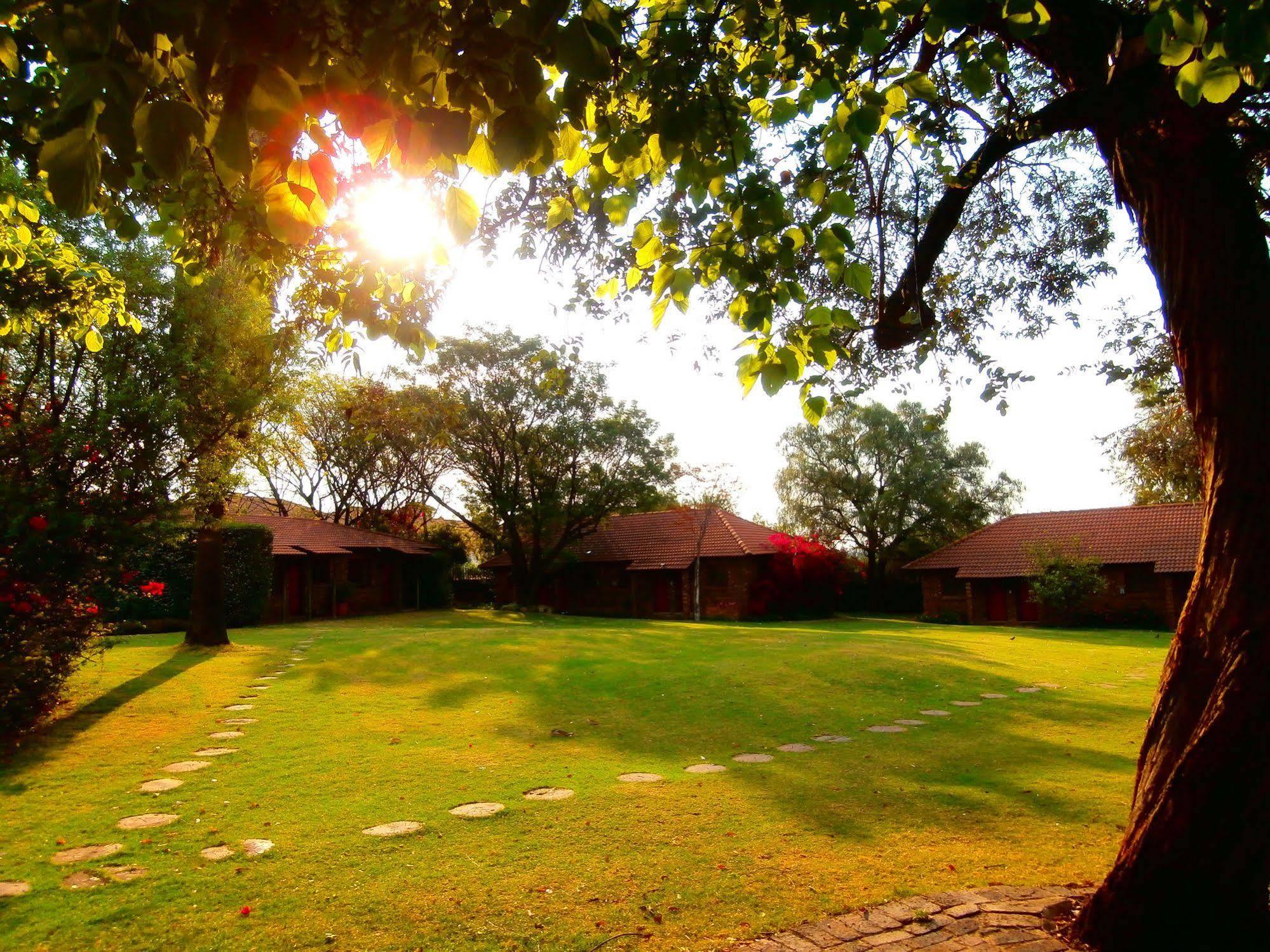 African Footprints Lodge Midrand Exterior photo