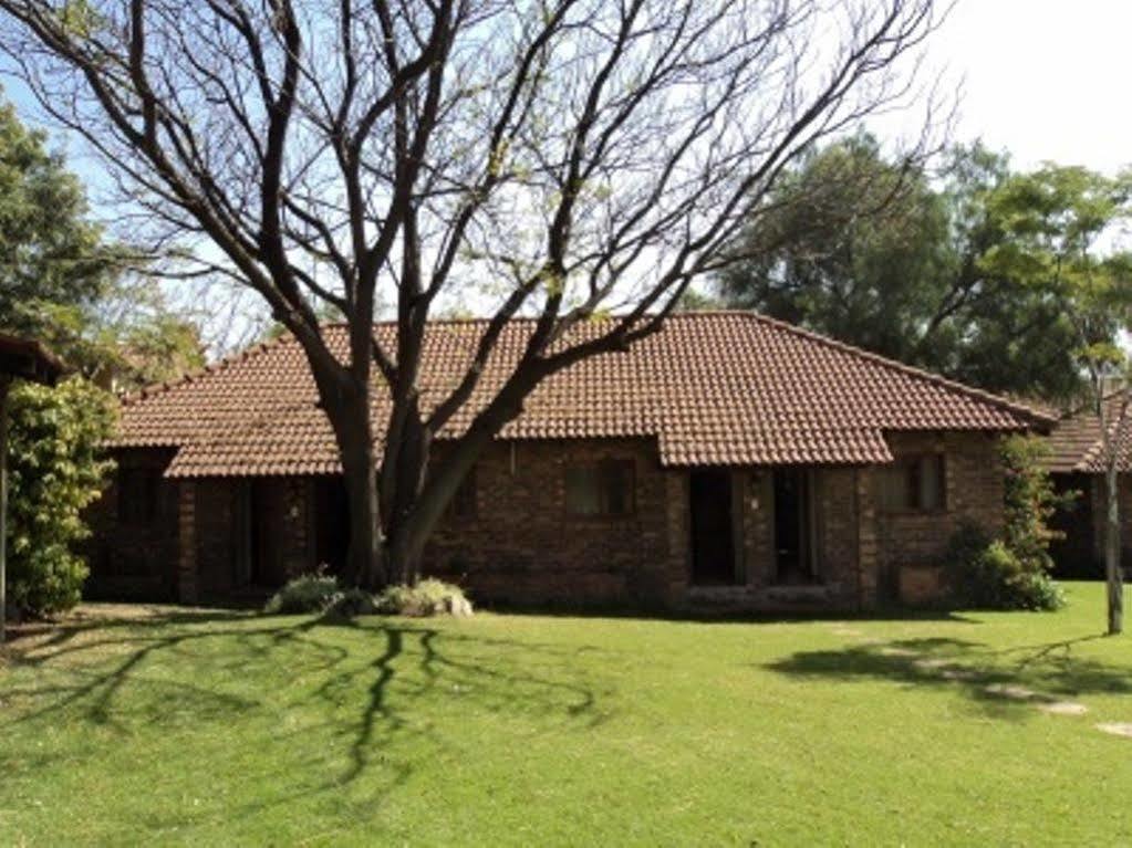 African Footprints Lodge Midrand Exterior photo