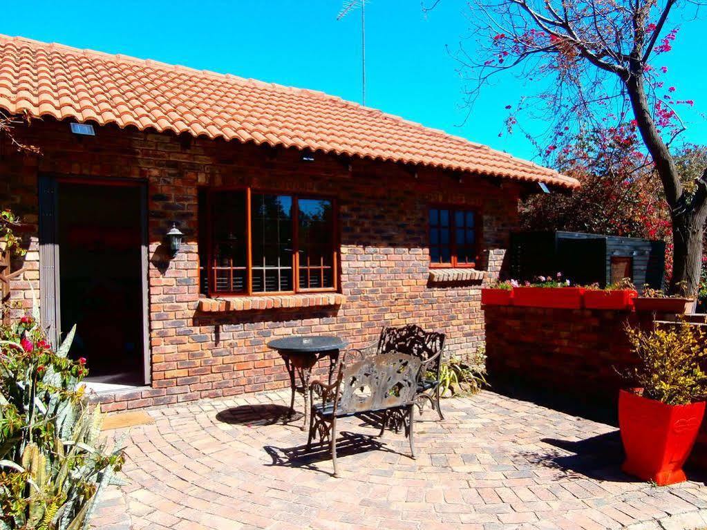 African Footprints Lodge Midrand Exterior photo