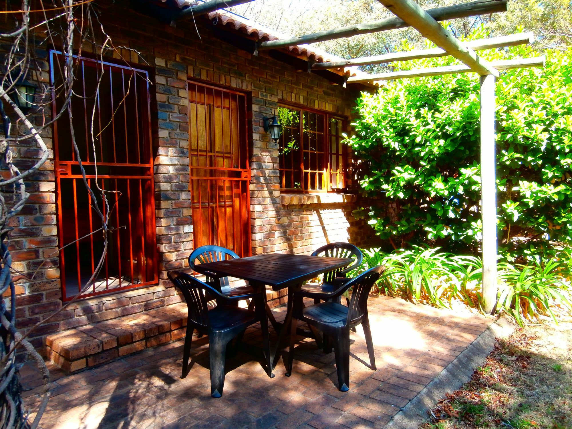 African Footprints Lodge Midrand Exterior photo